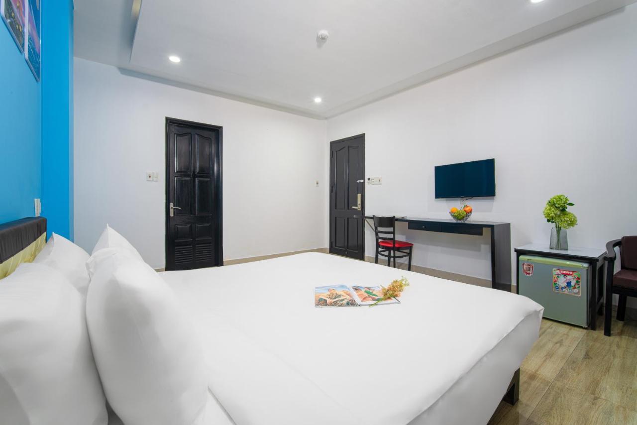 La Maison Danang Beach Hotel Экстерьер фото
