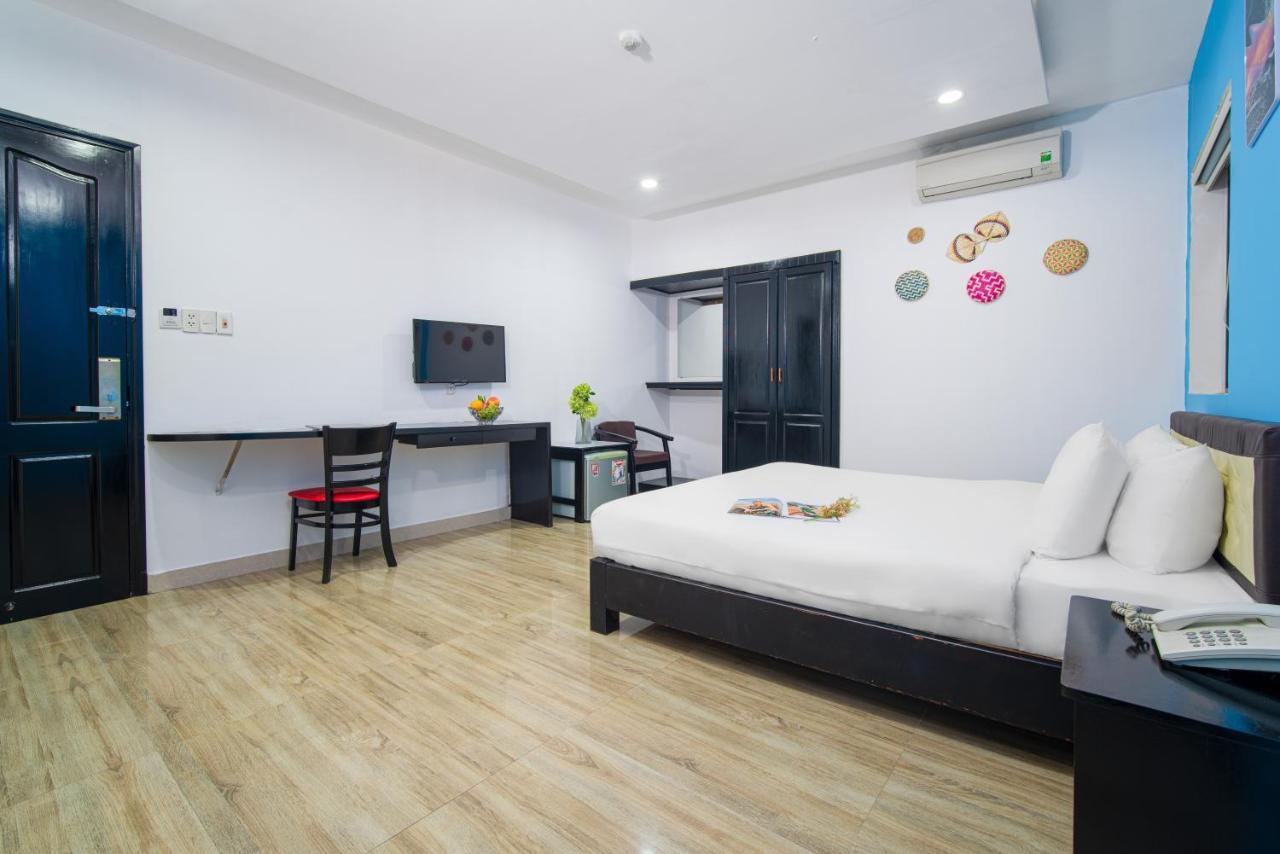 La Maison Danang Beach Hotel Экстерьер фото