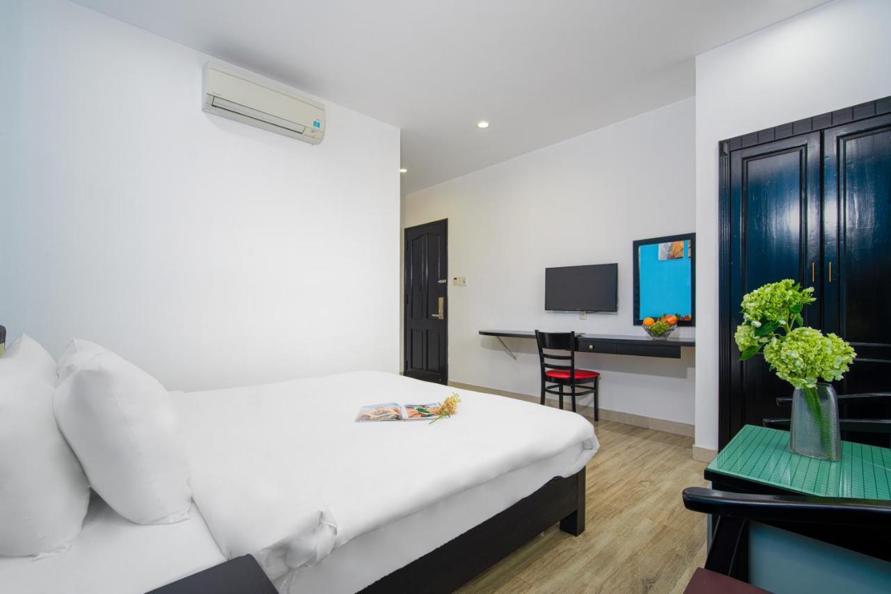 La Maison Danang Beach Hotel Экстерьер фото