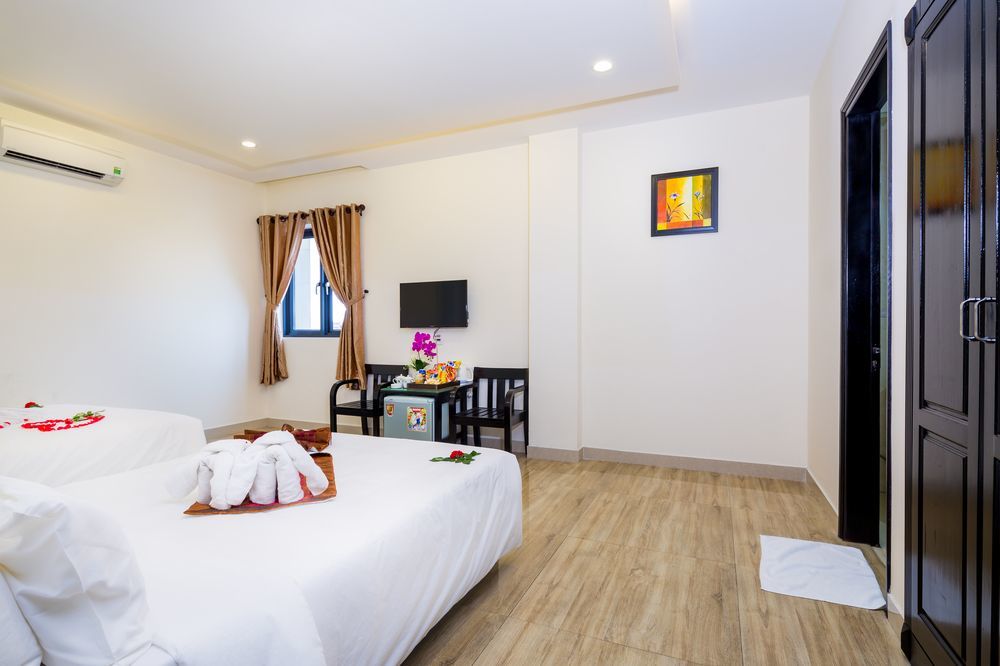 La Maison Danang Beach Hotel Экстерьер фото